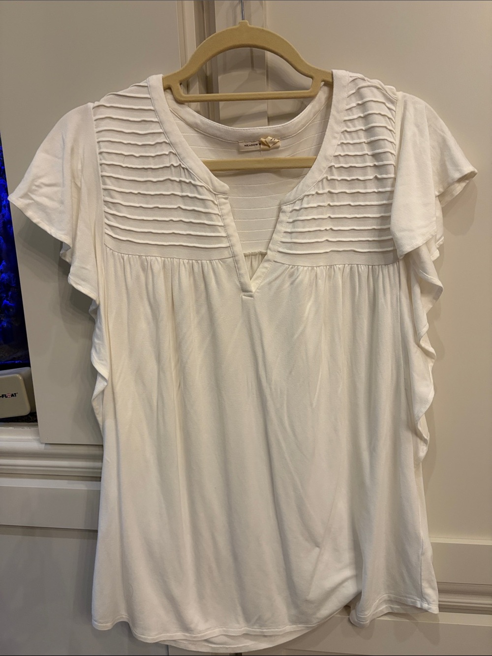 Meadow Rue White Pintuck V-Neck Flutter Sleeve Blouse